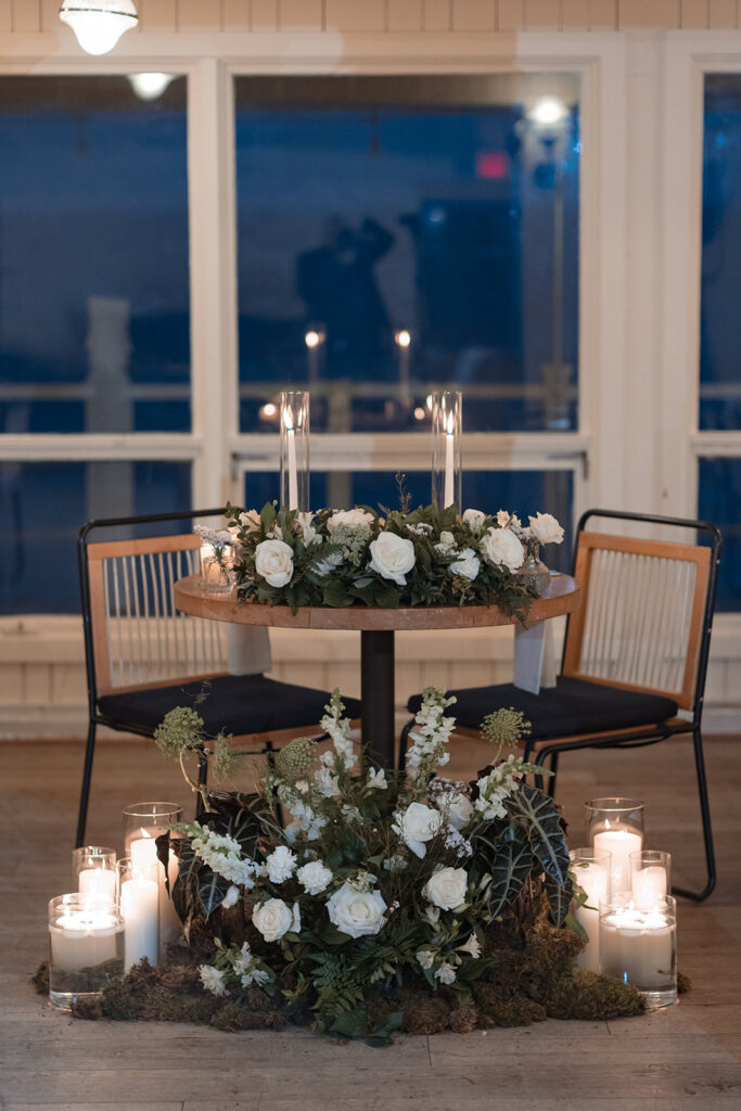 Every arrangement, every place setting, every carefully chosen element told the same story: love is in the details. Photography by Morina Photography | morinaphotography.com

